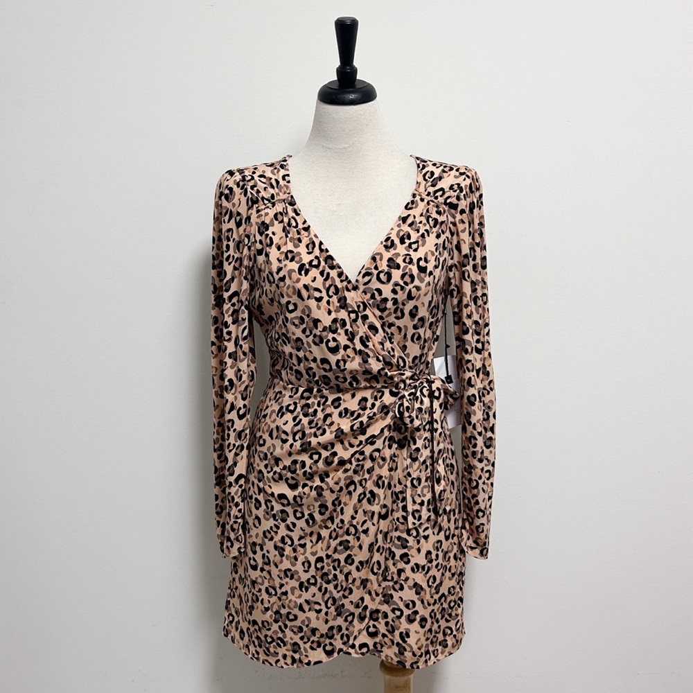 ASTR The Label Leopard Print Faux Wrap Long Sleeve Short Dress Medium NWT *FLAW*
